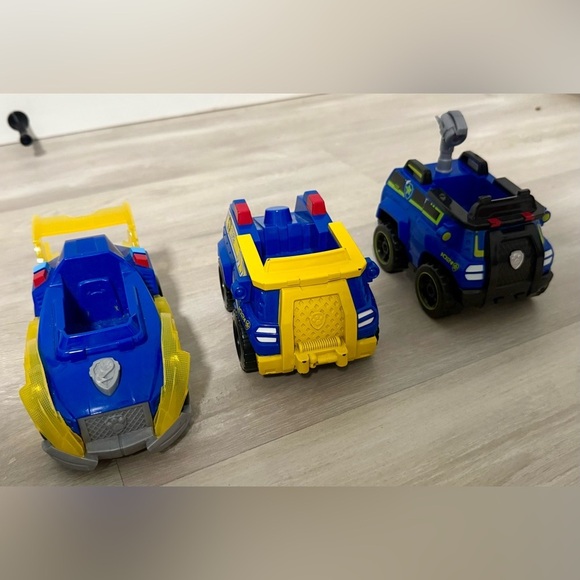 Paw Patrol Dino Rescue Chases Deluxe, Paw Patrol Mighty Pups Super Paws Set Of 3 - Picture 1 of 3